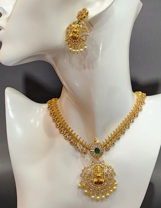 Ensemble de colliers de Style traditionnel, pendentif Lakshmi, boucles d'oreilles, vêtements de Festival