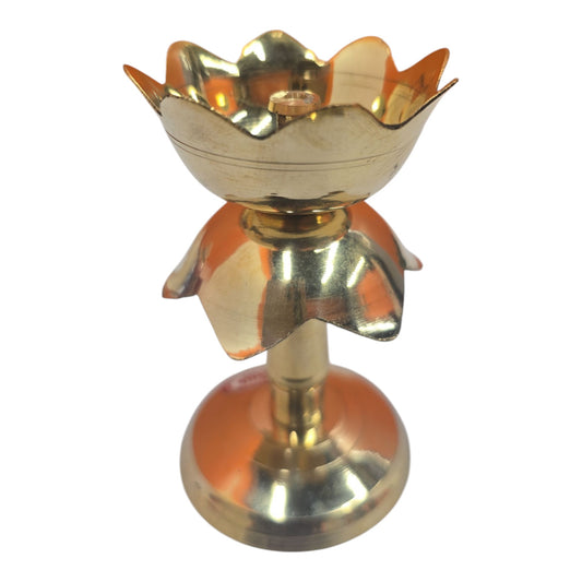 Lotus Diya Vilaku – 4 Inch (Traditional Pooja Lamp)