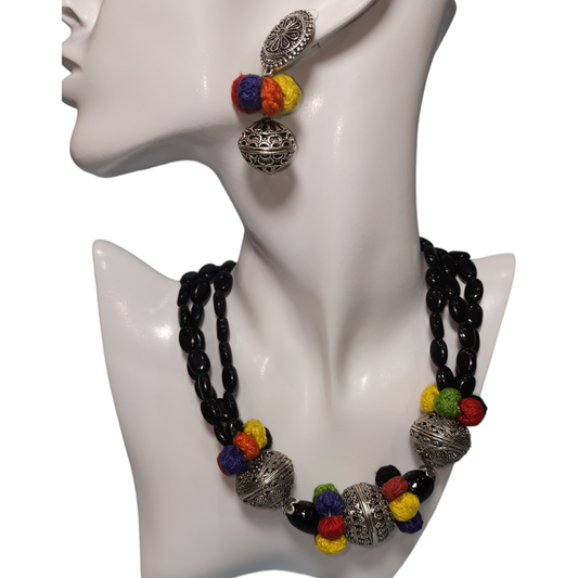 Ensemble de colliers en argent oxydé, perles noires multicolores, finition, vêtements de fête